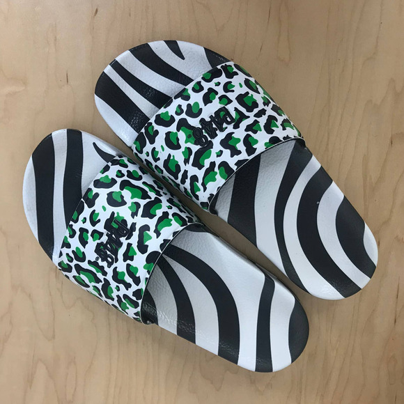 P448 Womens 41/US 10-10.5 Mixed Animal Print Round Toe Flat Slip On Sandals - Picture 1 of 8